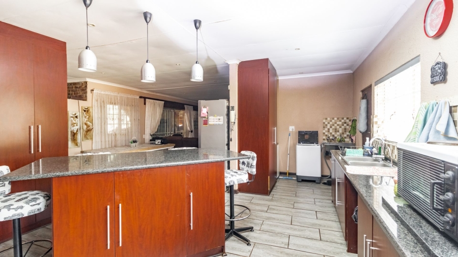 5 Bedroom Property for Sale in Cashan North West